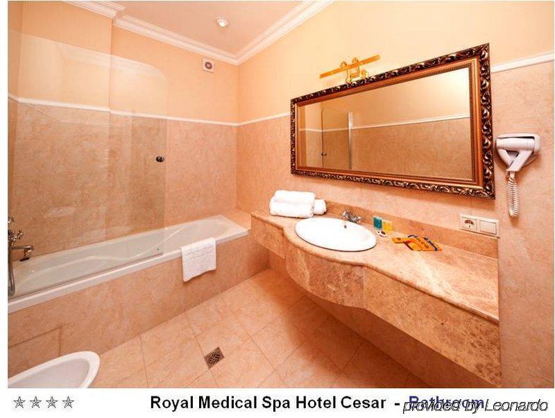 Royal Medical Cezar Hotel Truskavets Exterior photo