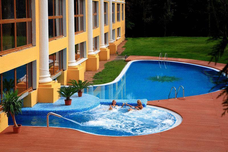 Royal Medical Cezar Hotel Truskavets Exterior photo