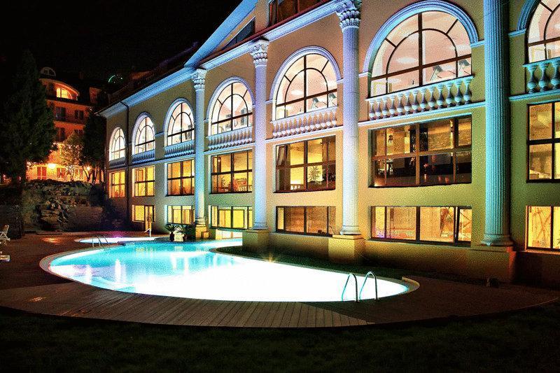 Royal Medical Cezar Hotel Truskavets Exterior photo